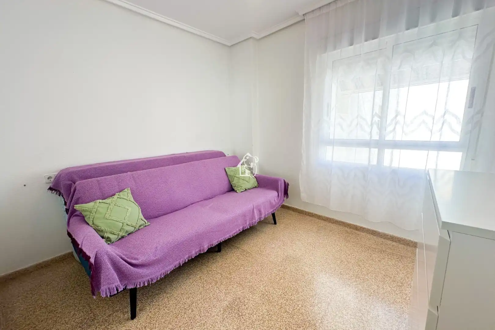 Habitación de Apartamento de alquiler en Guardamar del Segura con Aire acondicionado, Terraza y Amueblado