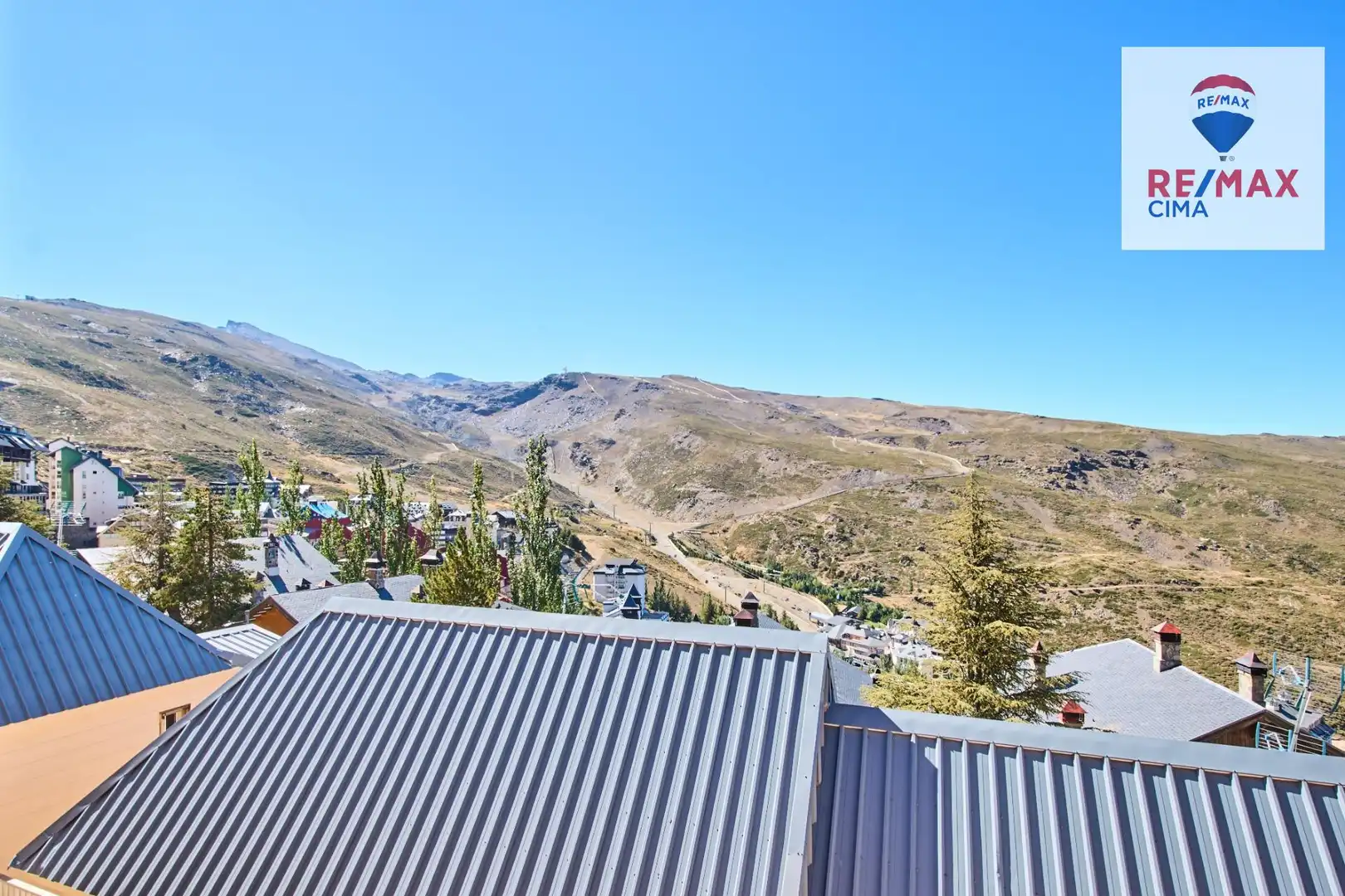 Vista exterior de Casa o xalet en venda en Sierra Nevada amb Calefacció i Moblat