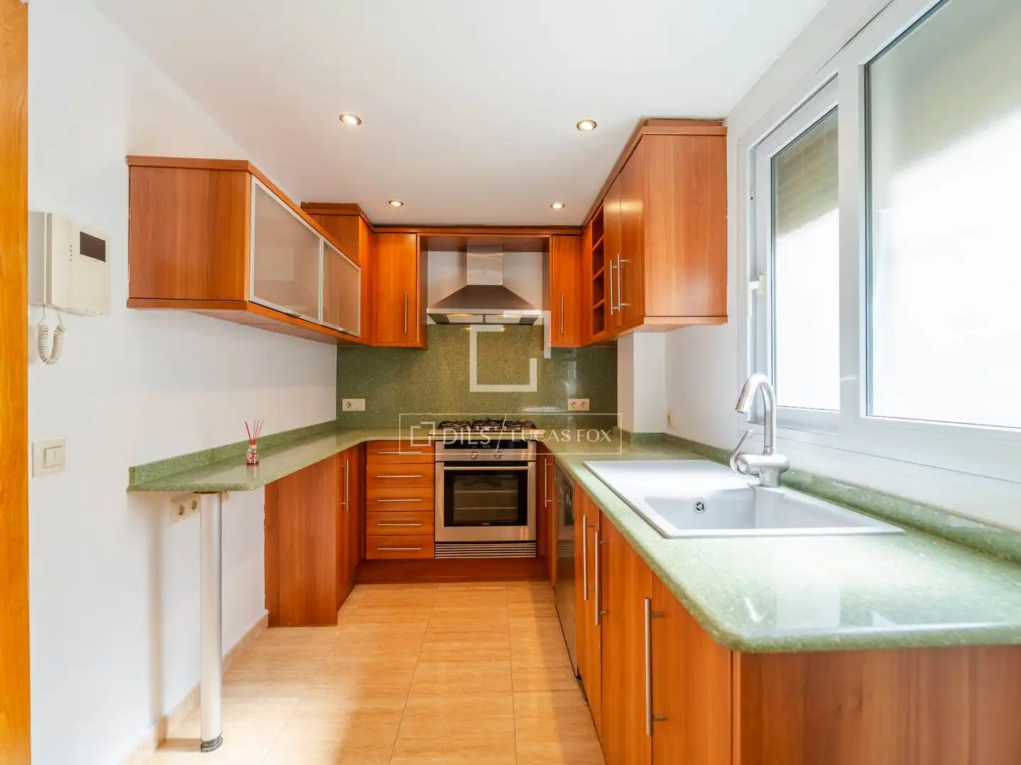 Cocina de Piso en venta en Valencia con Calefacción, Parquet y Amueblado