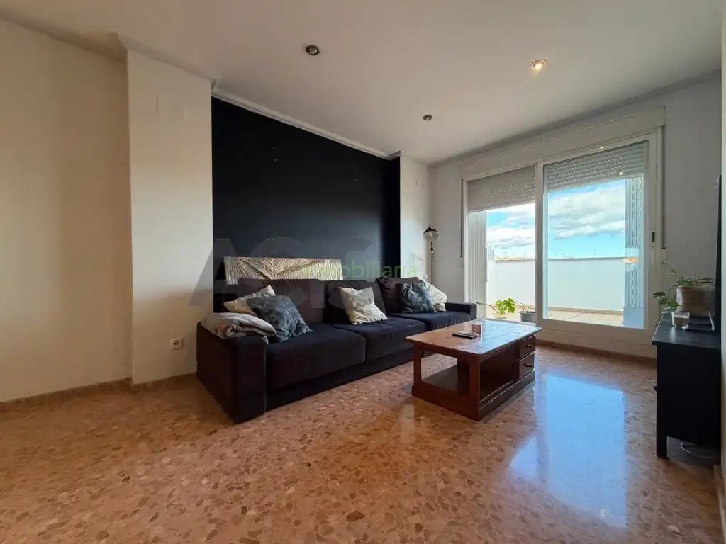 Sala de estar de Ático de alquiler en L'Alcúdia con Terraza y Balcón