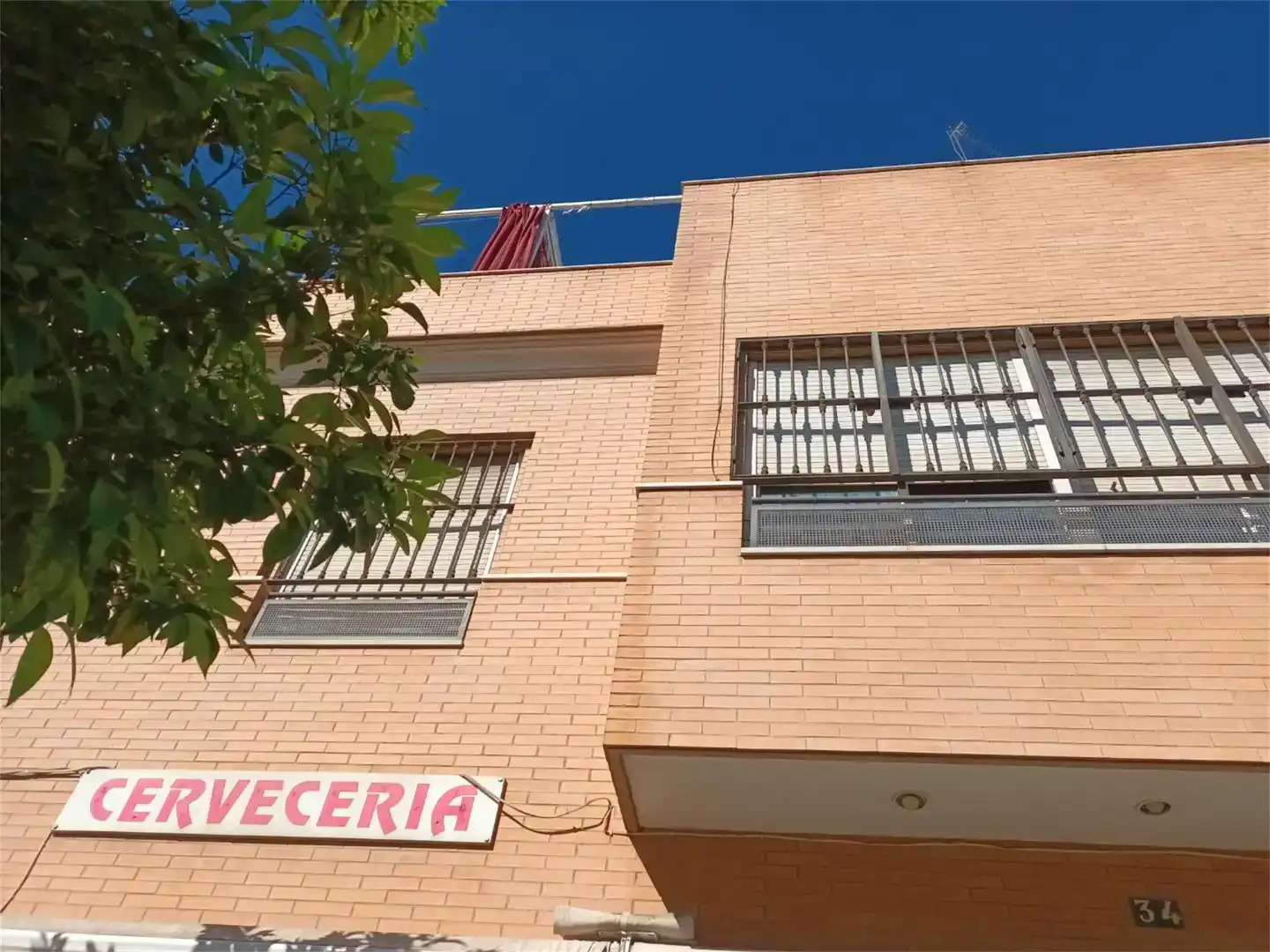 Außenansicht von Geschaftsraum zum Verkauf in Sevilla mit Klimaanlage und Möbliert