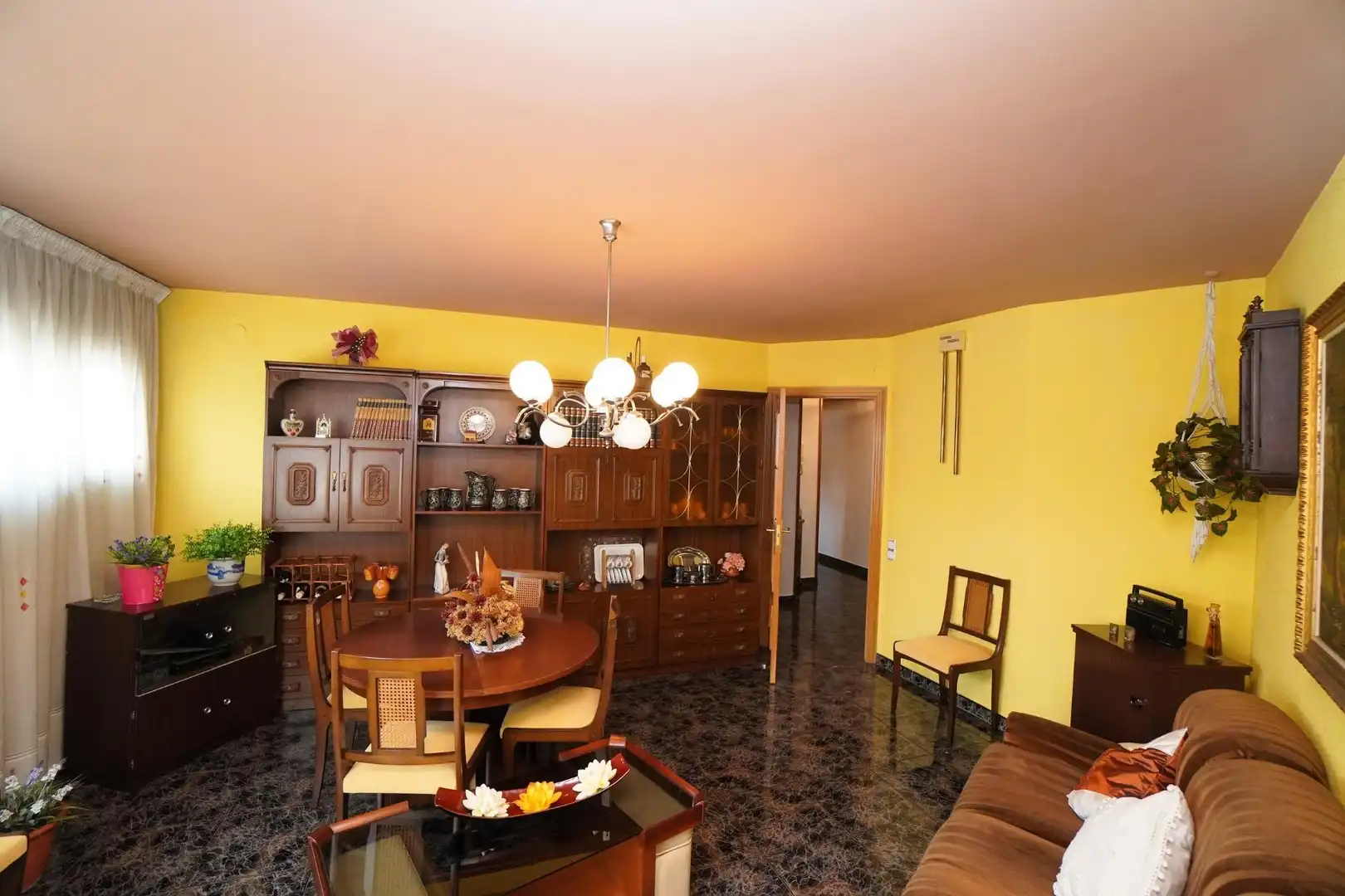 Comedor de Piso en venta en Terrassa con Amueblado y Alarma