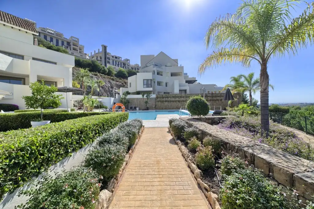 Dúplex amb piscina en venda a Benahavís pueblo, imagen 9