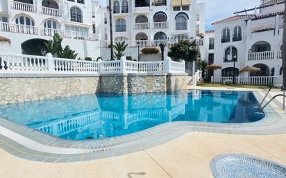 Piscina de Casa adosada en venda en Mijas amb Aire condicionat, Terrassa i Moblat