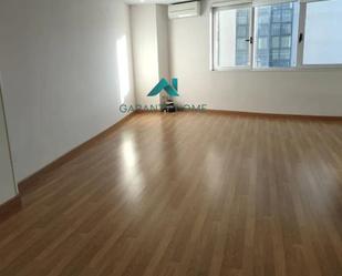 Living room of Office to rent in  Madrid Capital  with Air Conditioner and Heating