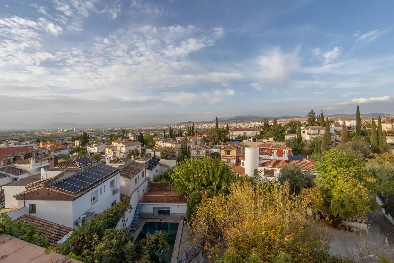 Vista exterior de Casa o xalet en venda en La Zubia amb Calefacció, Jardí privat i Terrassa