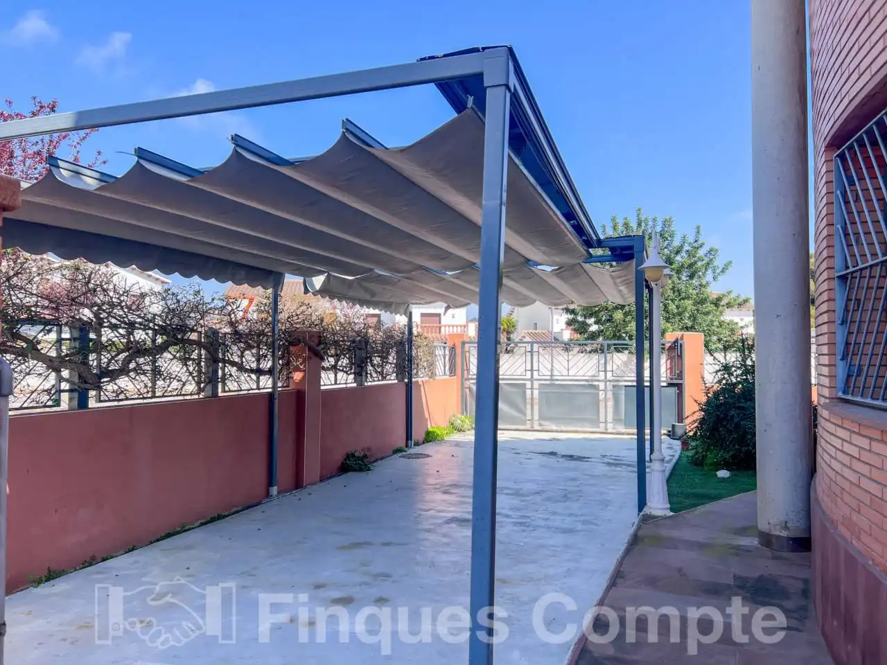 Houses for sale in Calle Montblanc, Roda de Berà