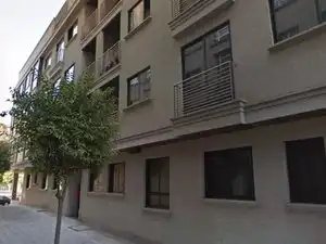Vista exterior de Àtic de lloguer en Vigo  amb Calefacció, Jardí privat i Moblat