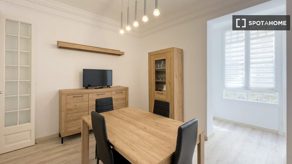 Dining room of Flat to rent in  Barcelona Capital  with Air Conditioner, Heating and Furnished