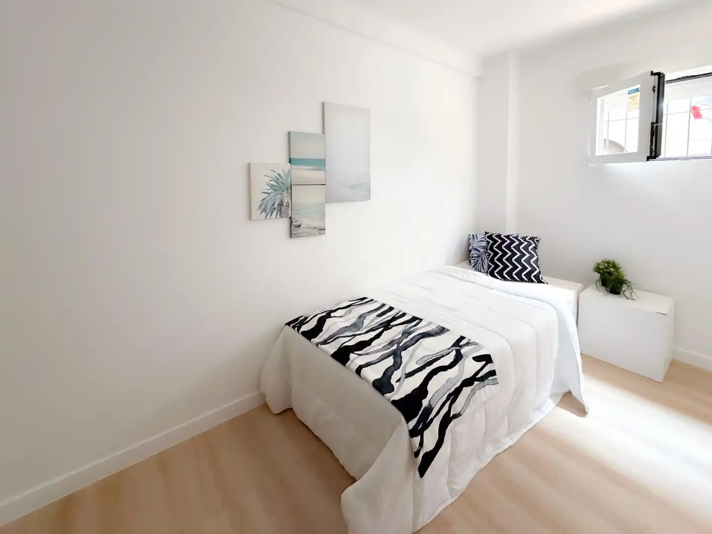 Habitación de Piso en venta en Madrid con Amueblado