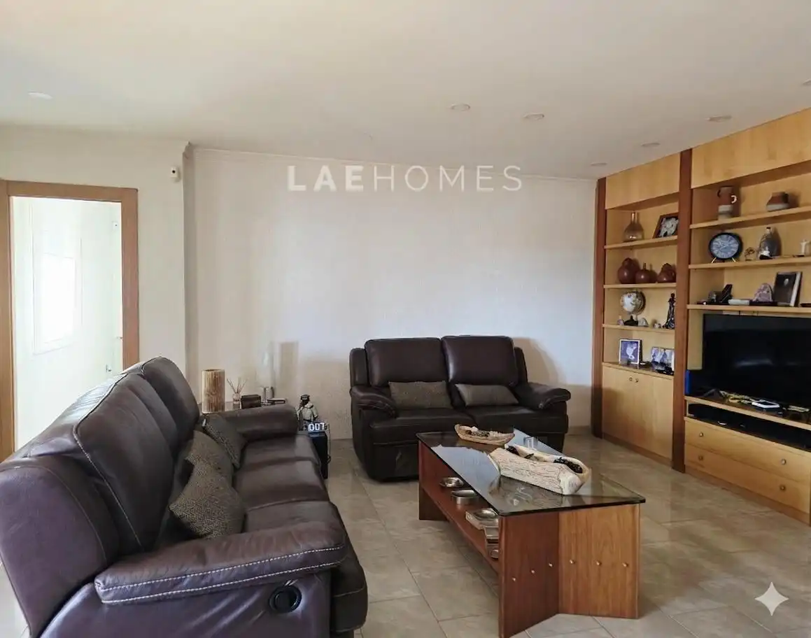Wohnzimmer von Dachboden zum Verkauf in Barcelona mit Klimaanlage, Heizung und Parkett