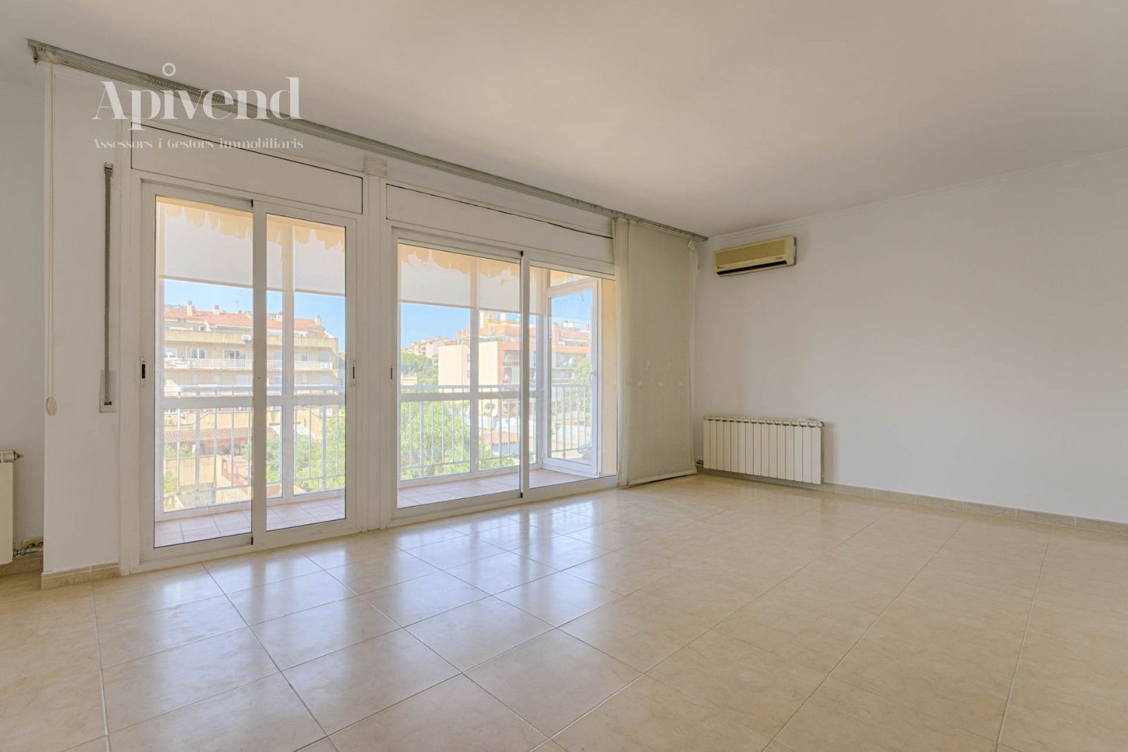 Pis en venda a San Pau, Creu de la Mà