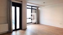 Sala d'estar de Pis en venda en Girona Capital amb Aire condicionat, Calefacció i Terrassa
