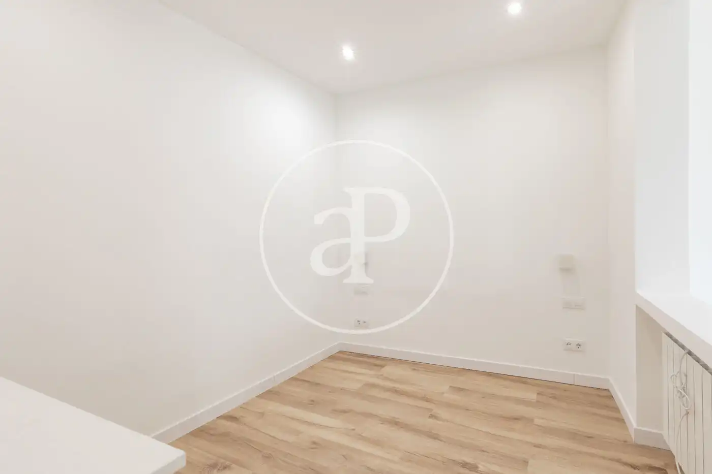 Piso de alquiler en Corre. Baja de San Pablo, Universidad - Malasaña