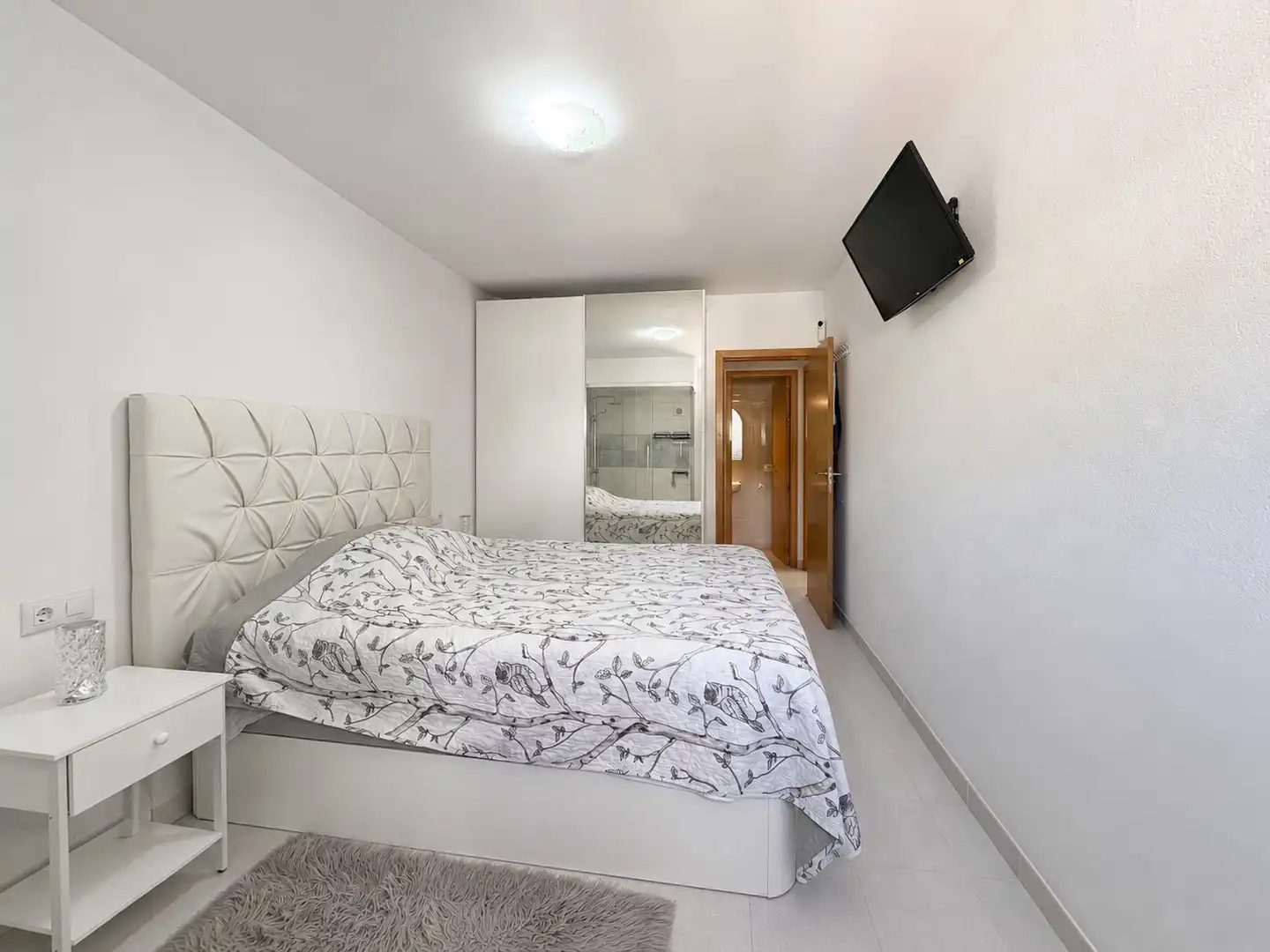 Dormitori de Casa adosada en venda en L'Escala amb Calefacció, Jardí privat i Terrassa