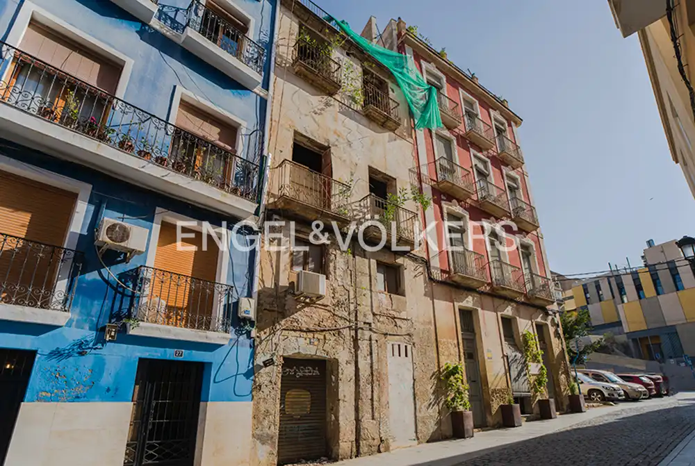 Vista exterior de Edifici en venda en Alicante / Alacant