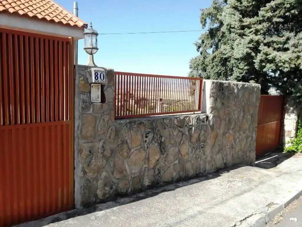 Vista exterior de Casa o chalet en venta en El Casar
