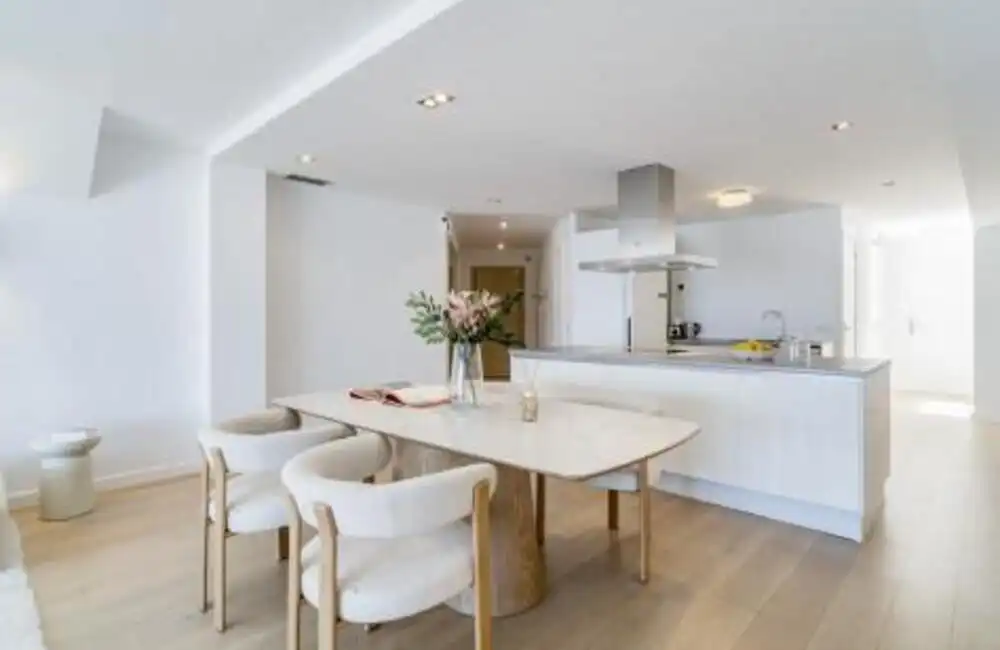 Comedor de Apartamento de alquiler en Marbella con Aire acondicionado, Amueblado y Balcón