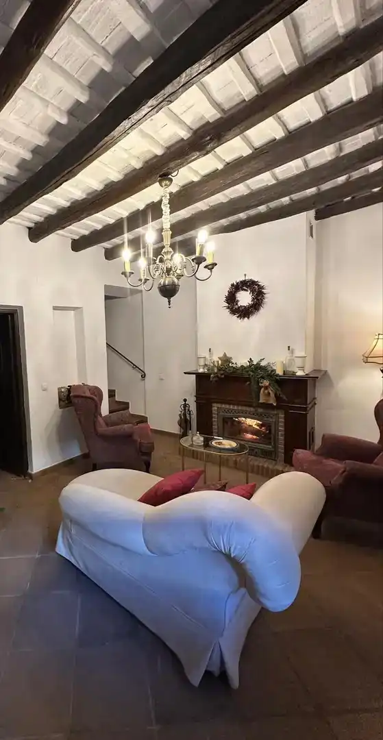 Sala d'estar de Finca rústica en venda en Cazalla de la Sierra amb Piscina i Balcó