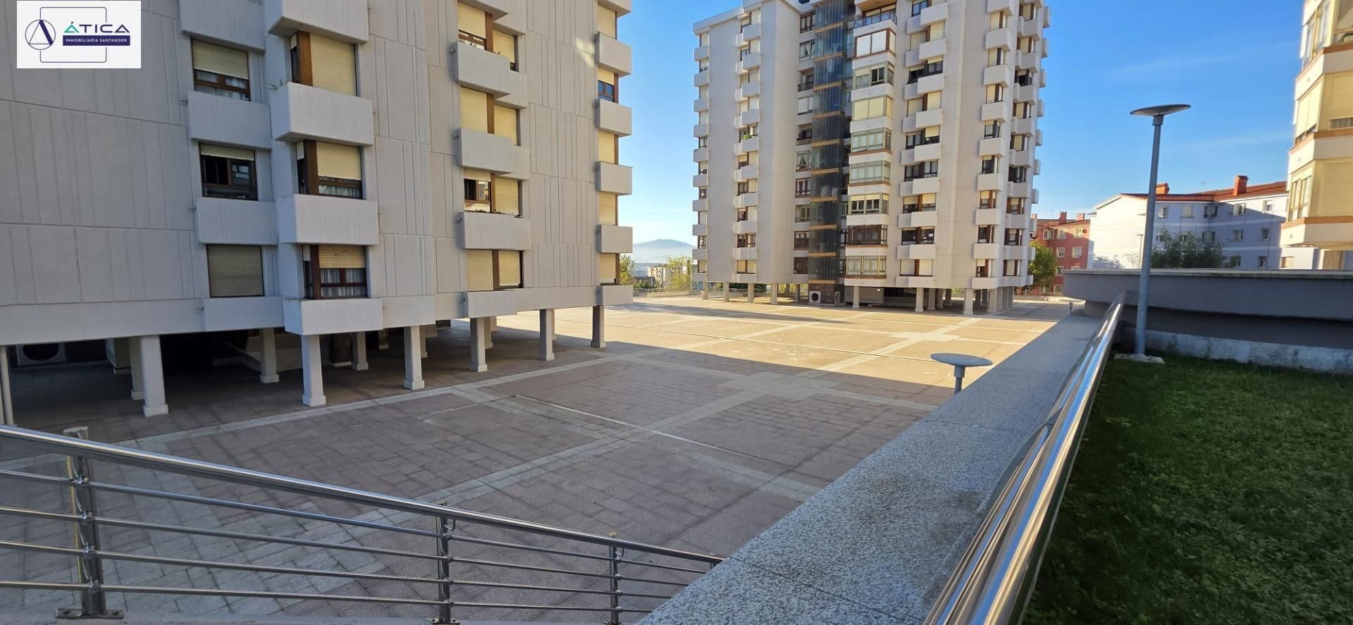 Terrassa de Pis en venda en Santander amb Calefacció