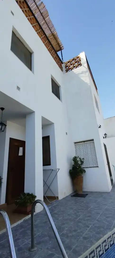 Vista exterior de Casa adosada en venda en El Pinar amb Terrassa, Moblat i Forn