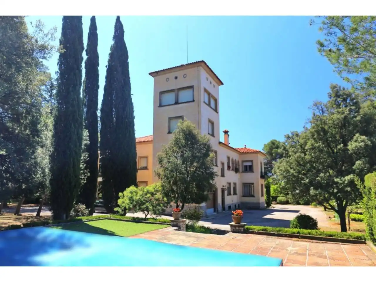 Außenansicht von Haus oder Chalet zum Verkauf in Matadepera mit Heizung, Privatgarten und Schwimmbad