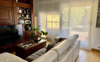 Living room of Single-family semi-detached for sale in  Zaragoza Capital  with Air Conditioner, Heating and Private garden