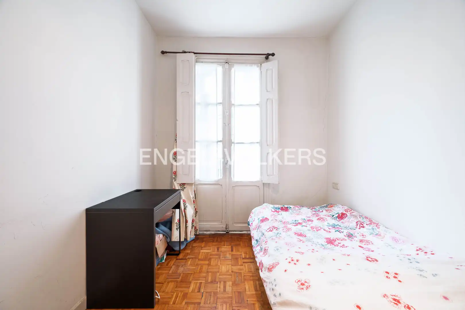 Habitación de Piso en venta en Donostia - San Sebastián  con Calefacción y Balcón