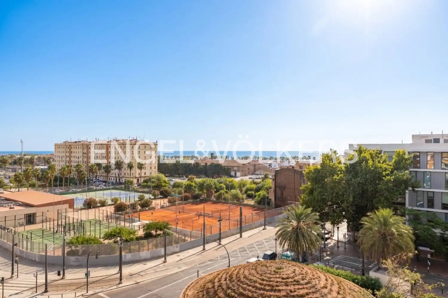 Außenansicht von Wohnung zur Miete in Valencia mit Klimaanlage, Heizung und Parkett