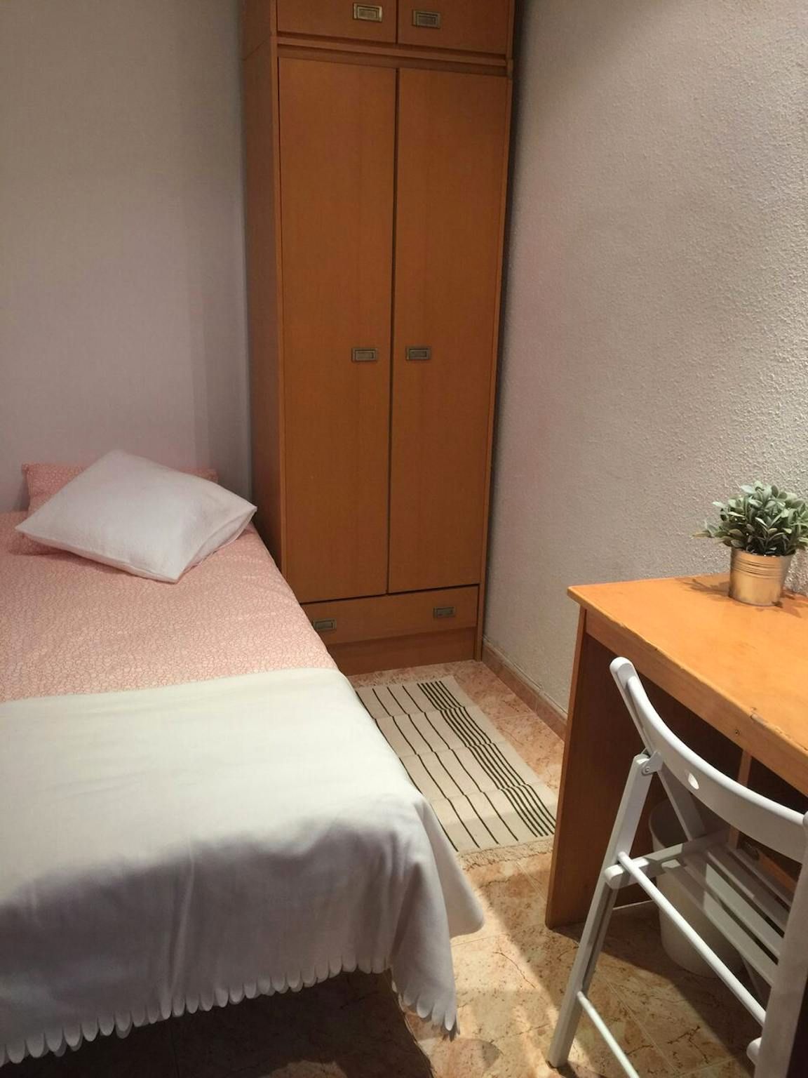 Dormitori de Pis de lloguer en  Madrid Capital amb Calefacció, Moblat i Rentadora