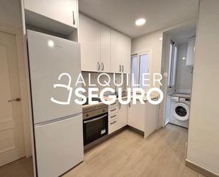 Kitchen of Flat to rent in  Madrid Capital  with Air Conditioner and Heating