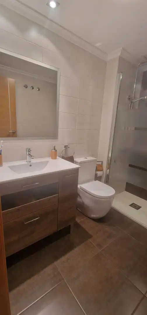 Badezimmer von Erdgeschoss zum Verkauf in Xirivella mit Klimaanlage, Terrasse und Abstellraum