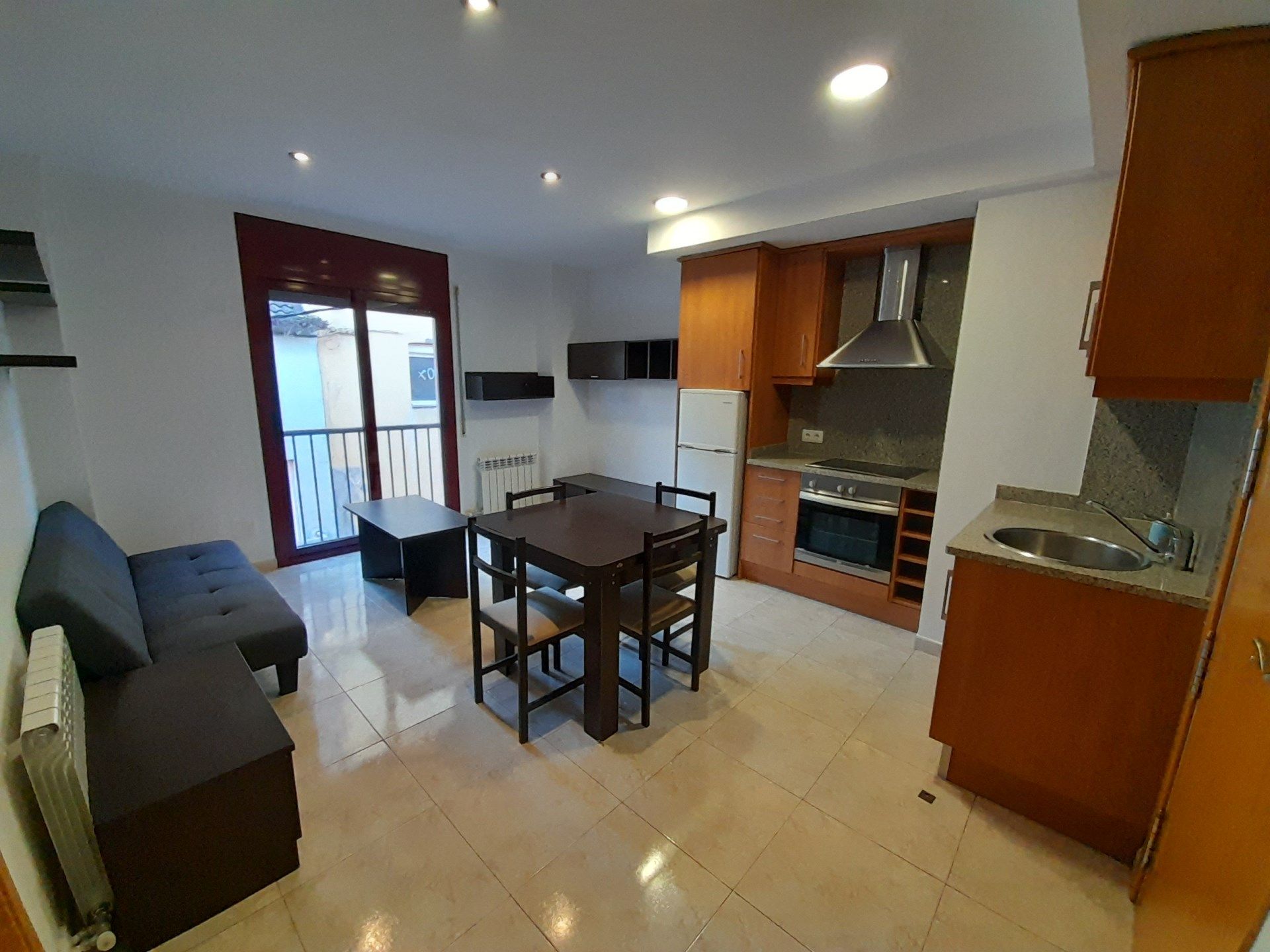 Cuina de Pis en venda en Olot amb Calefacció i Traster