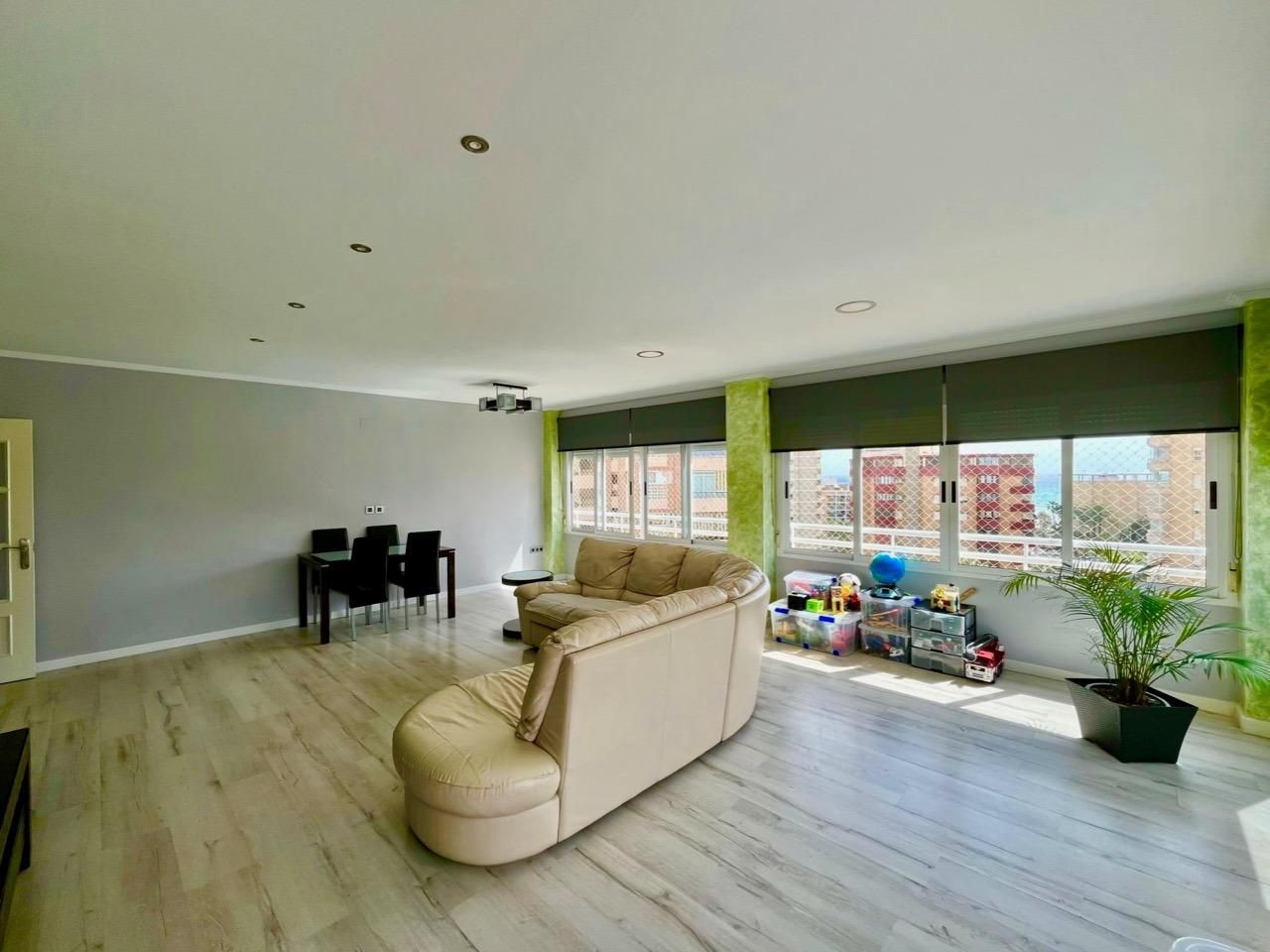 Living room of Apartment for sale in Alicante / Alacant  with Private garden, Balcony and Community pool