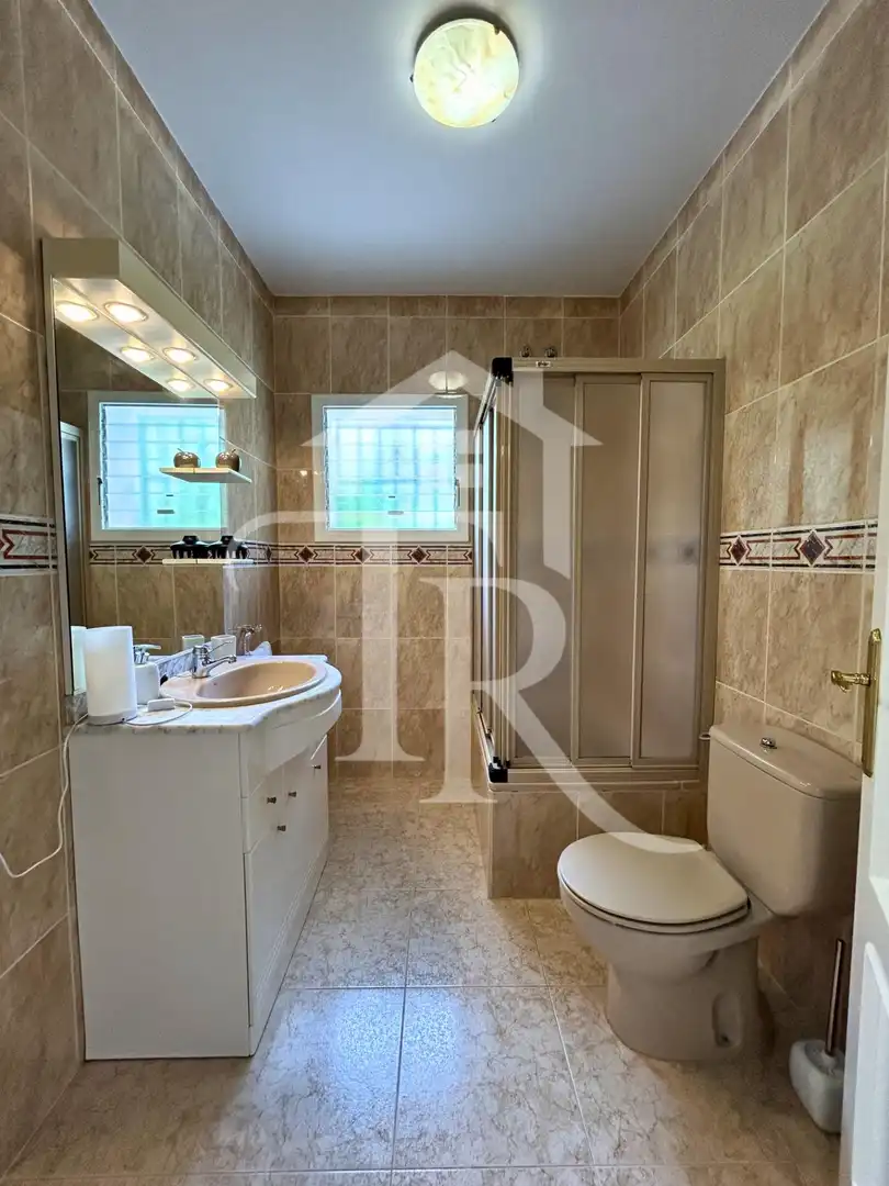 Bathroom of Houses for rent in Roda de Berà  with Private garden, Swimming Pool and Furnished