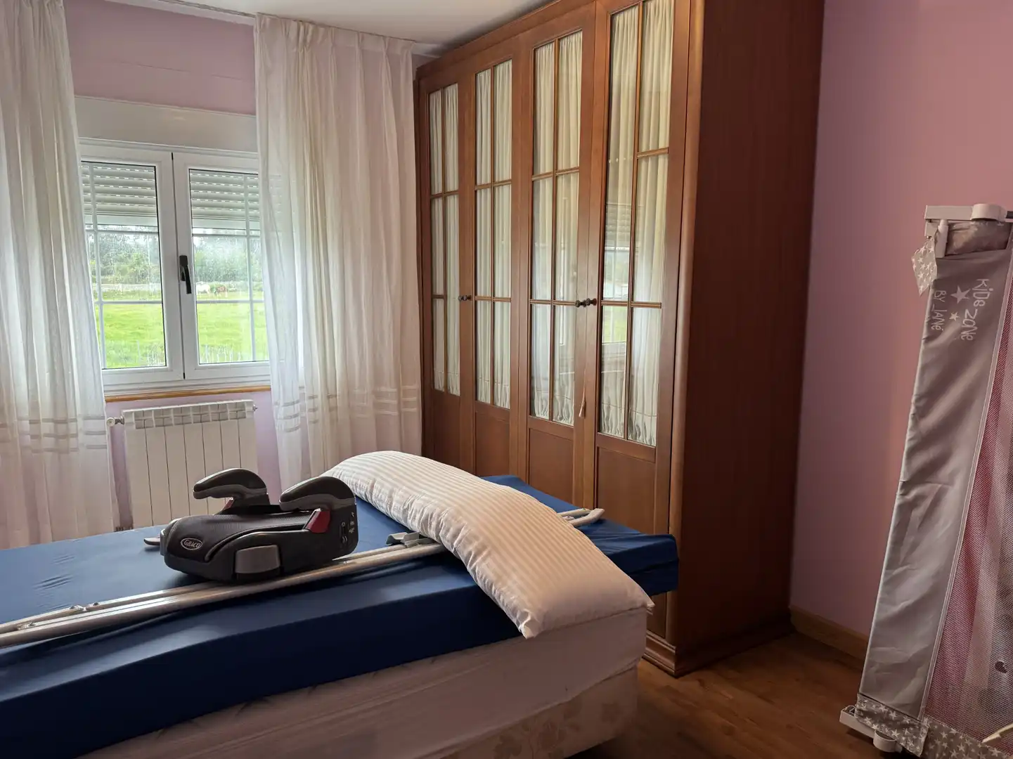 Dormitori de Casa o xalet en venda en Castrillón amb Calefacció, Jardí privat i Parquet