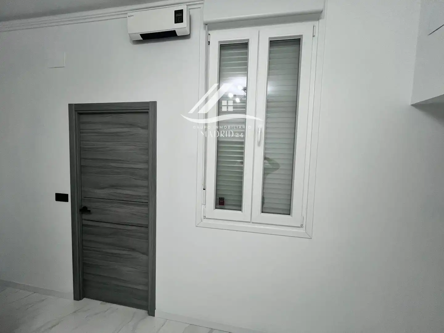 Flat for sale in Calle de Valencia, Embajadores - Lavapiés