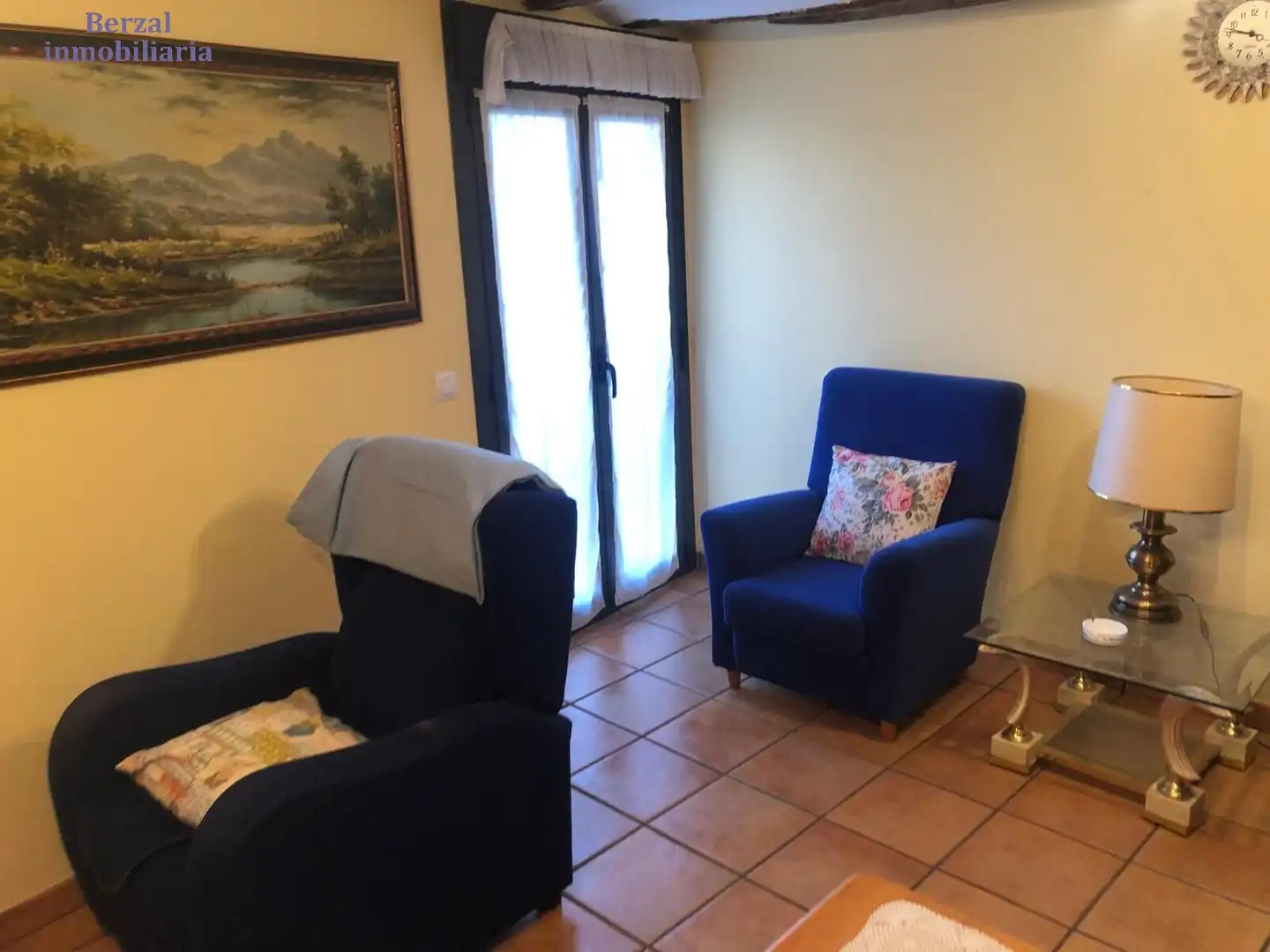 Sala d'estar de Casa o xalet en venda en Baños de Río Tobía amb Traster, Moblat i Balcó