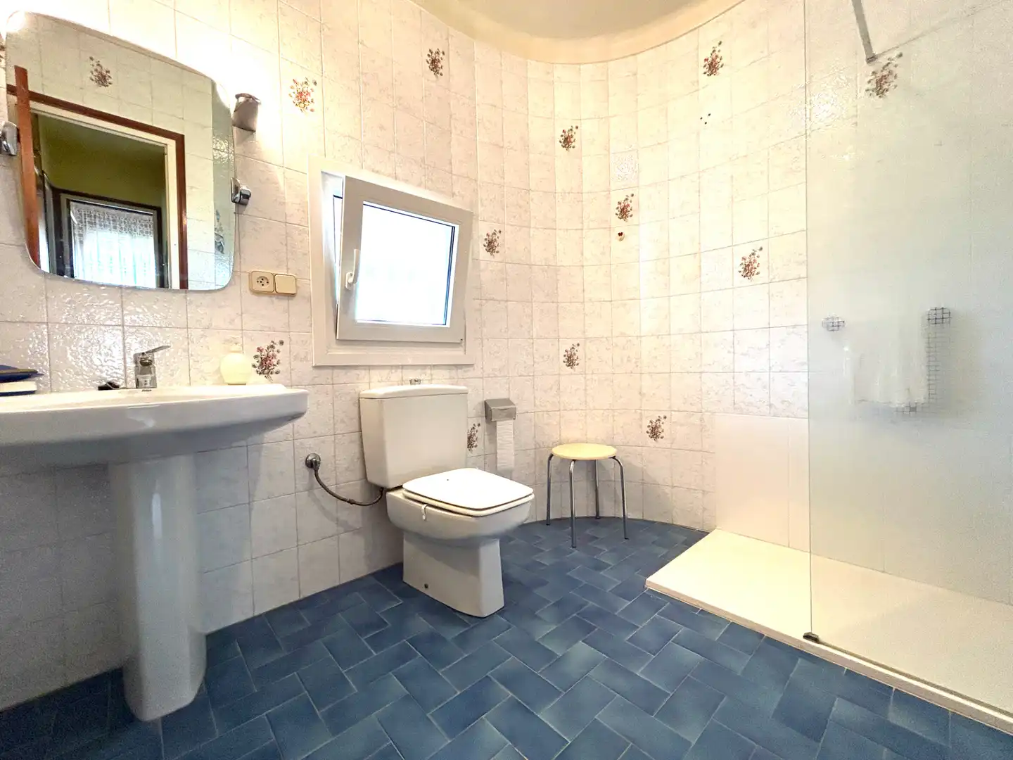 Bathroom of Houses for sale in Sant Julià del Llor i Bonmatí  with Air Conditioner, Heating and Private garden
