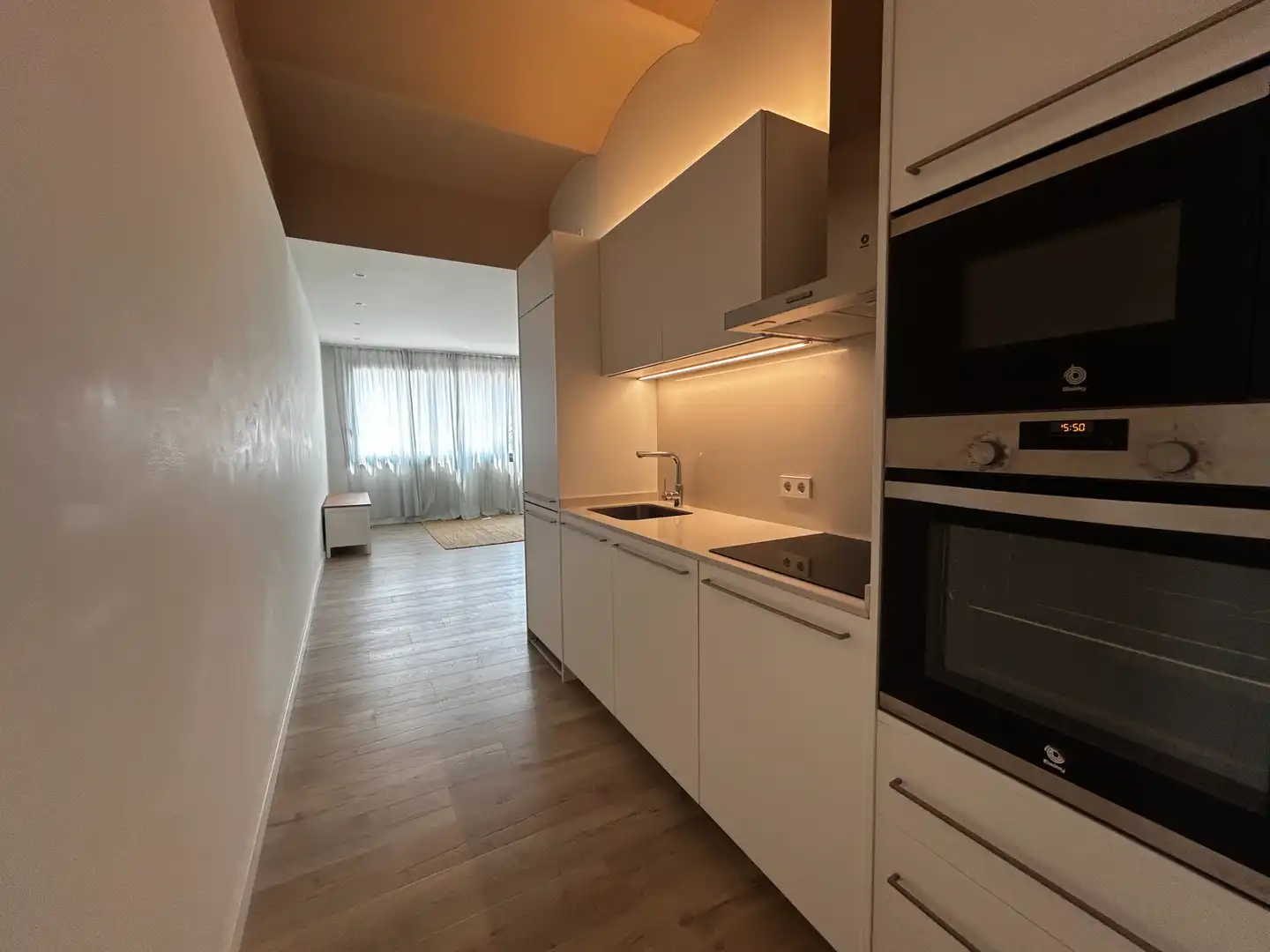 Cuina de Pis de lloguer en Girona amb Aire condicionat, Calefacció i Parquet