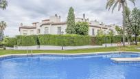 Jardí de Casa adosada en venda en Estepona amb Aire condicionat, Calefacció i Jardí privat