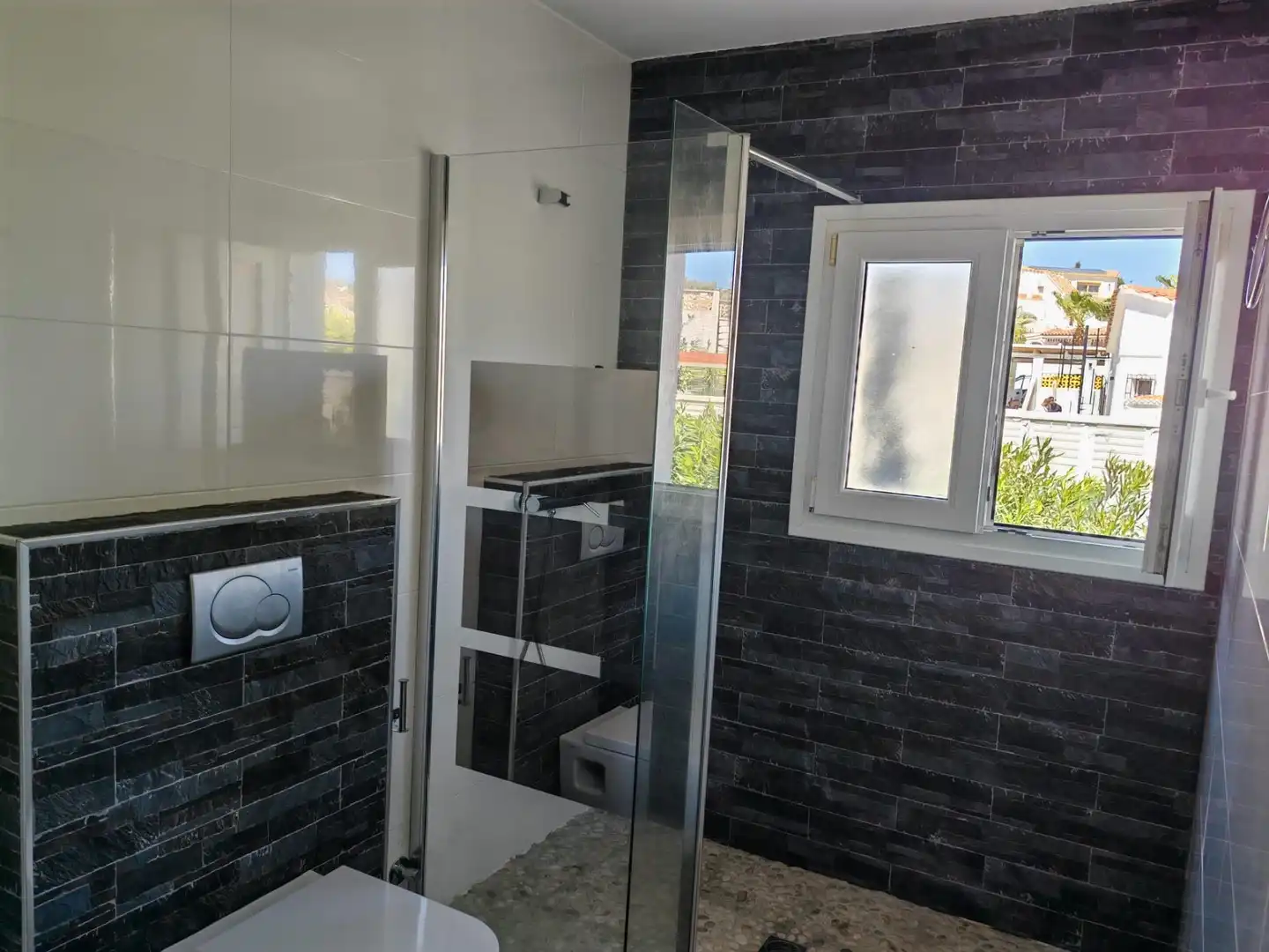 Bany de Casa o xalet en venda en Calpe / Calp amb Aire condicionat, Calefacció i Jardí privat