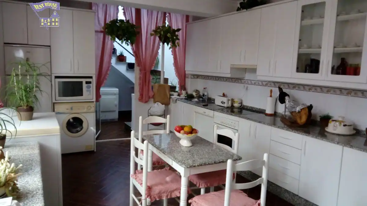 Cuina de Casa o xalet en venda en Arcos de la Frontera amb Aire condicionat, Terrassa i Balcó