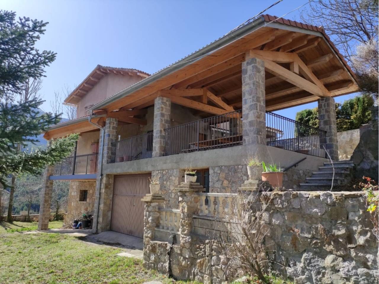Vista exterior de Casa o xalet en venda en Saldes amb Calefacció, Jardí privat i Terrassa