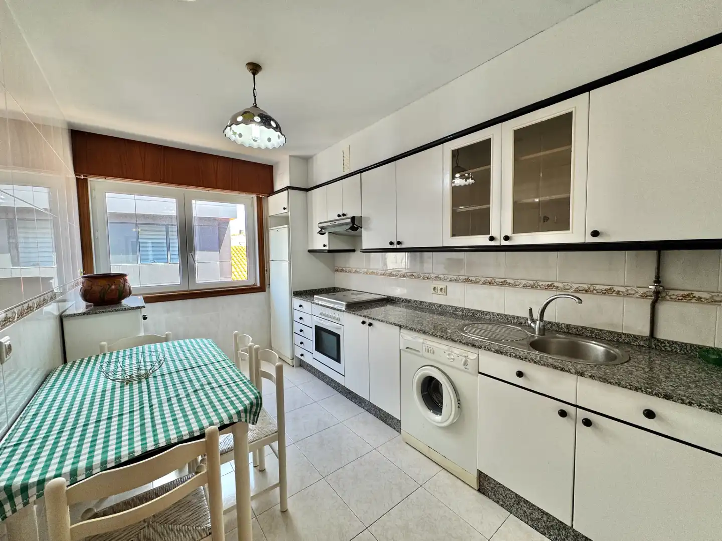 Cocina de Piso en venta en Arteixo con Parquet, Amueblado y Horno
