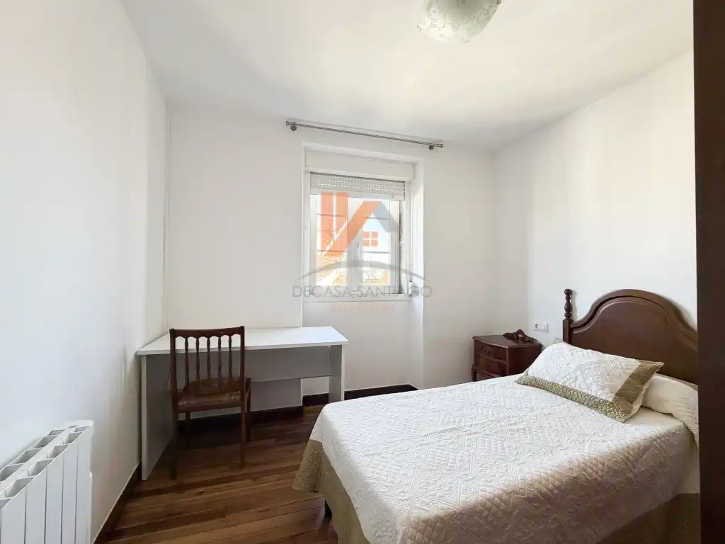 Habitación de Piso en venta en Santiago de Compostela  con Horno