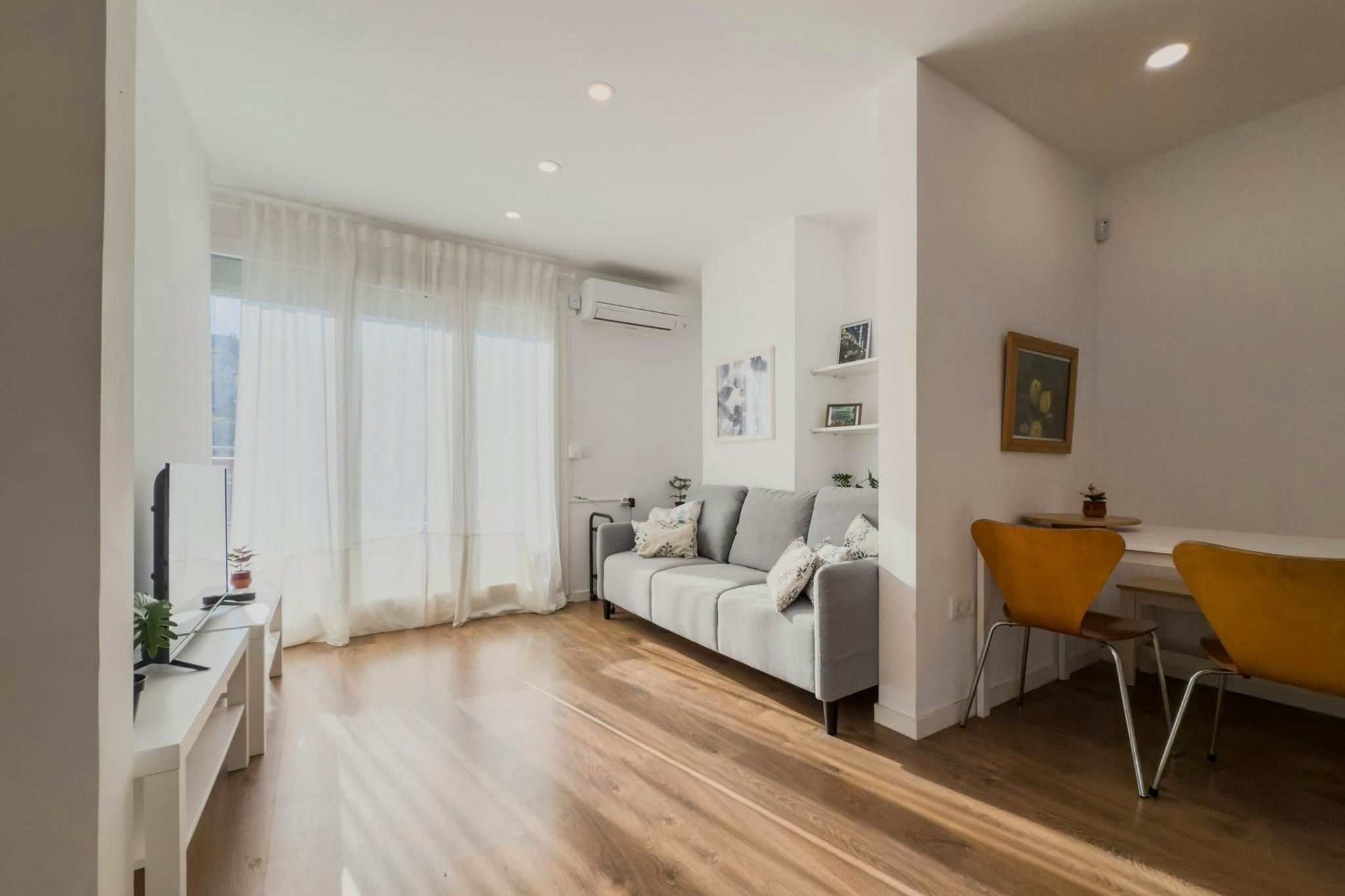 Living room of Flat to rent in  Barcelona Capital  with Air Conditioner, Heating and Furnished