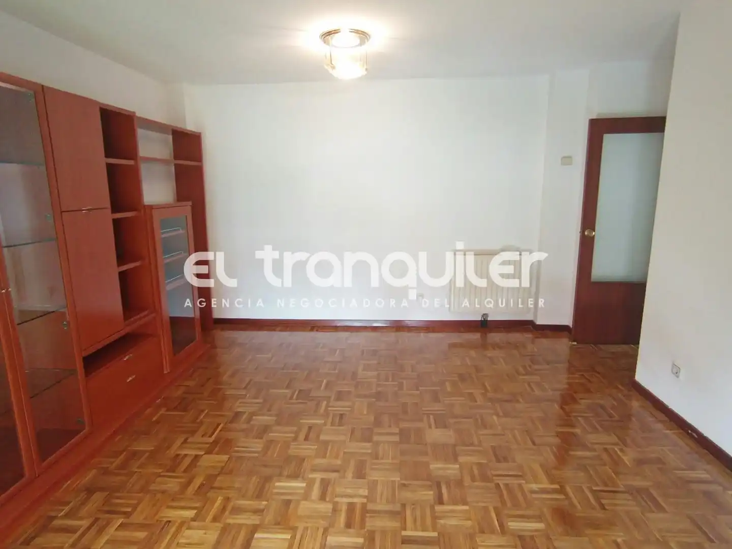 Sala d'estar de Pis de lloguer en Rivas-Vaciamadrid amb Parquet, Terrassa i Moblat
