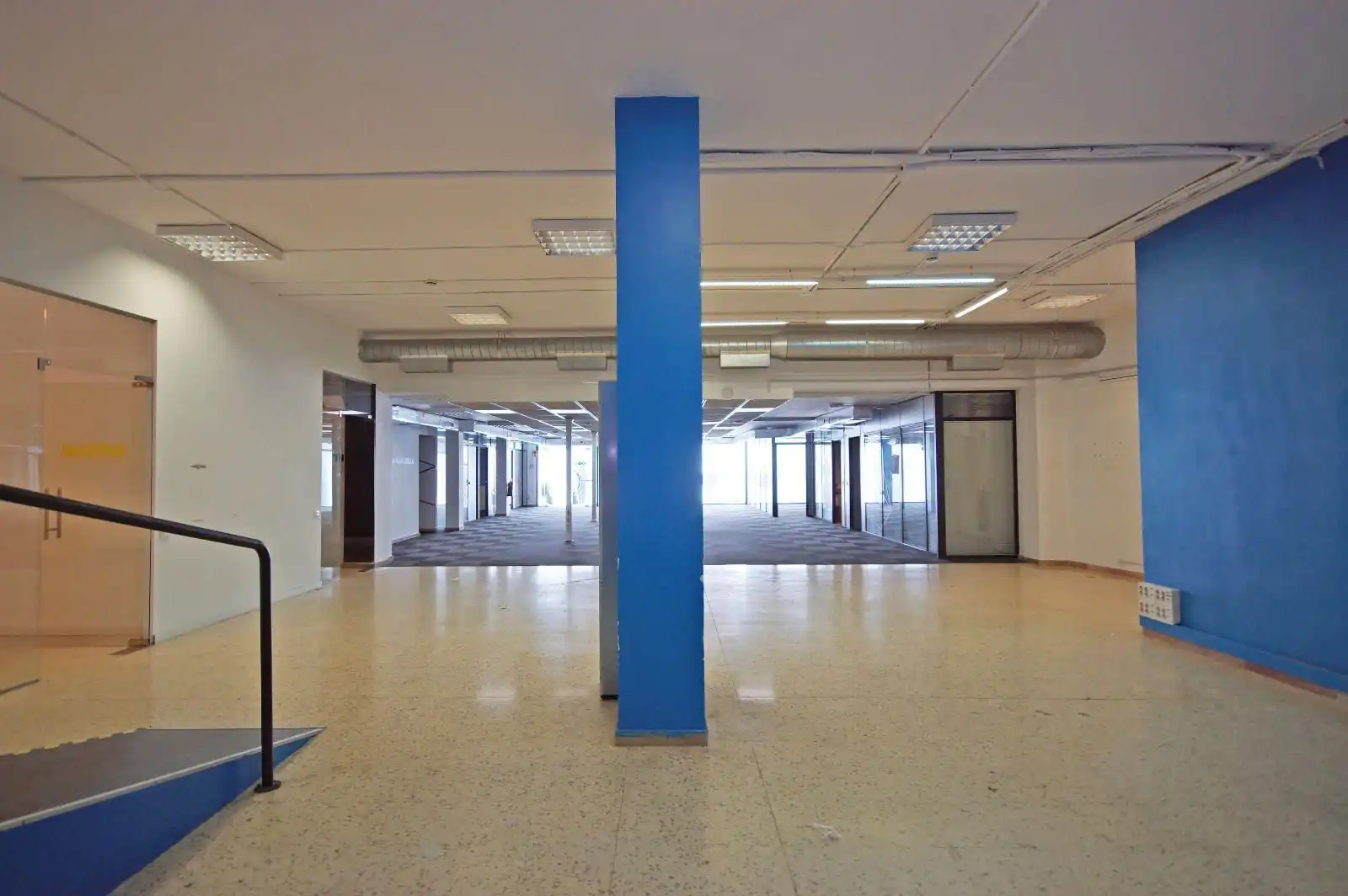 Business premises for sale in Calle Pallars 73, imagen 25