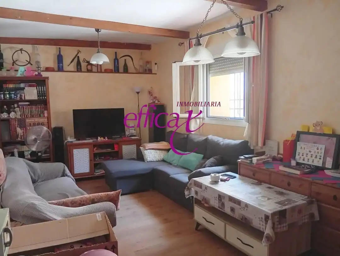 Sala d'estar de Casa o xalet en venda en Santo Domingo-Caudilla
